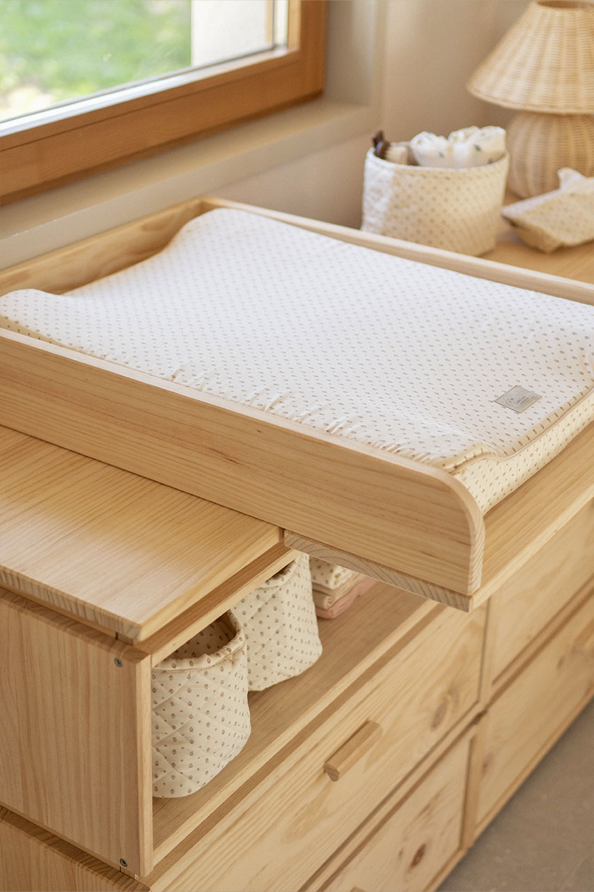 Imagen de ambiente 2 para:Comoda de madera con cambiador de bebe